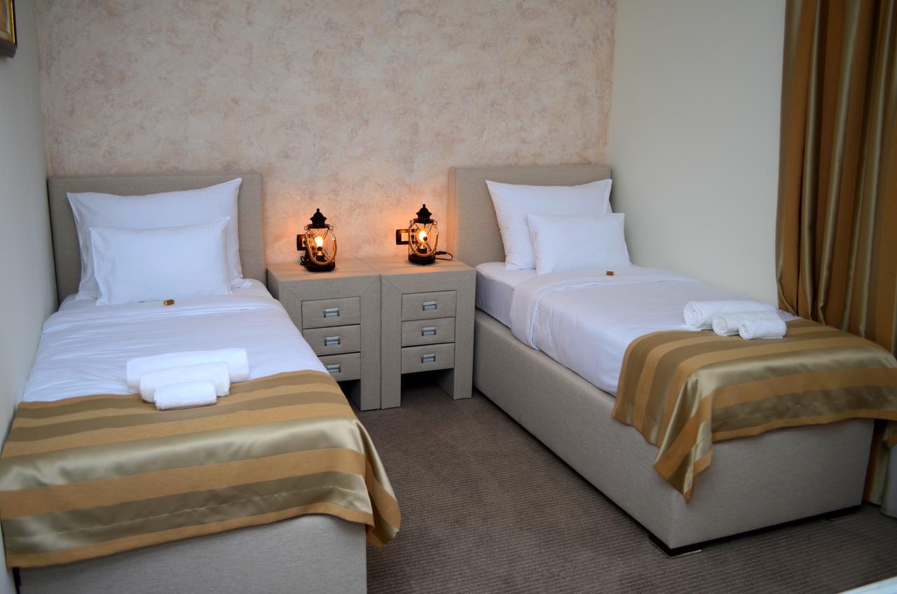 Hotel Helada Тиват Экстерьер фото
