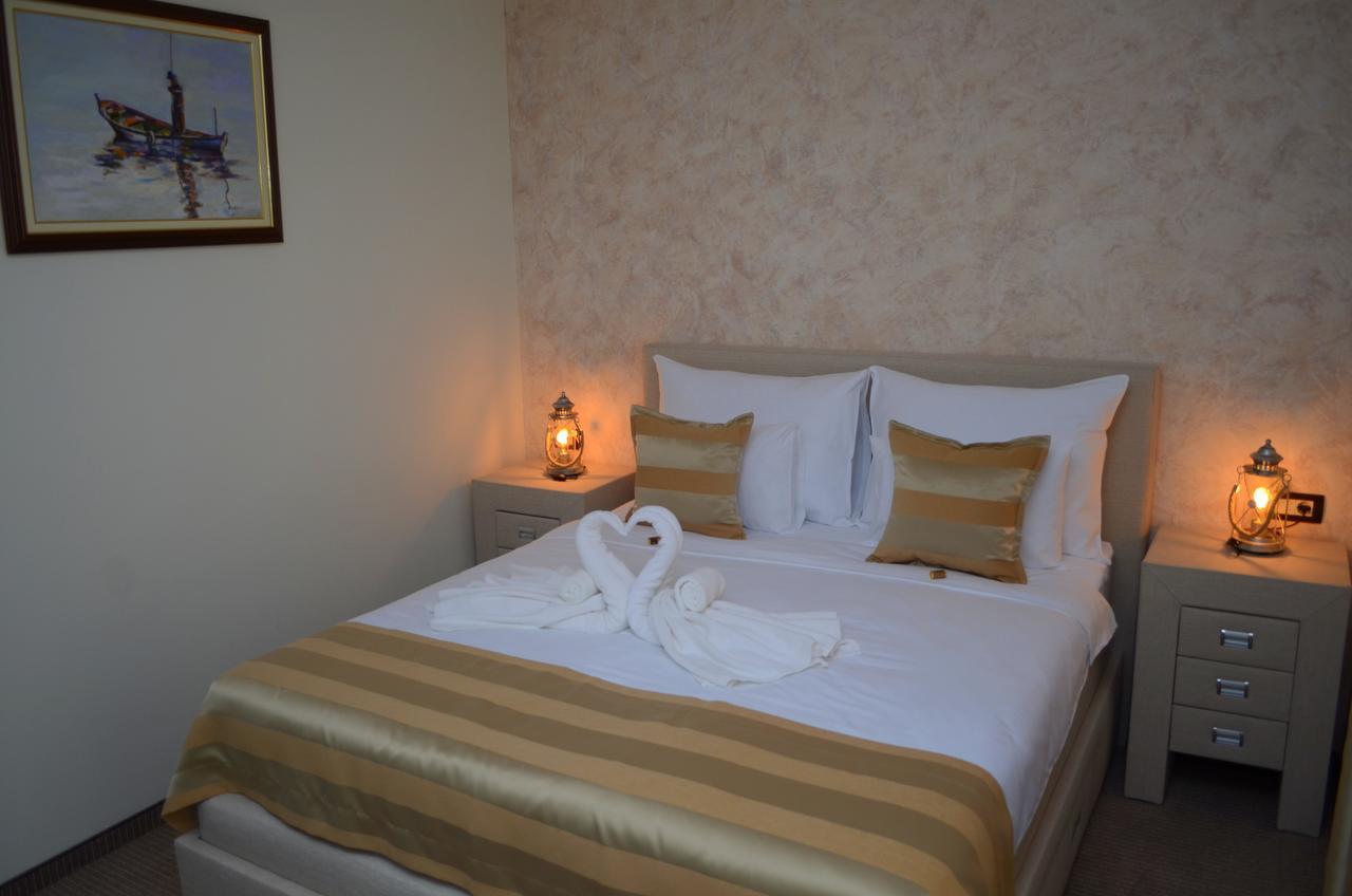 Hotel Helada Тиват Экстерьер фото