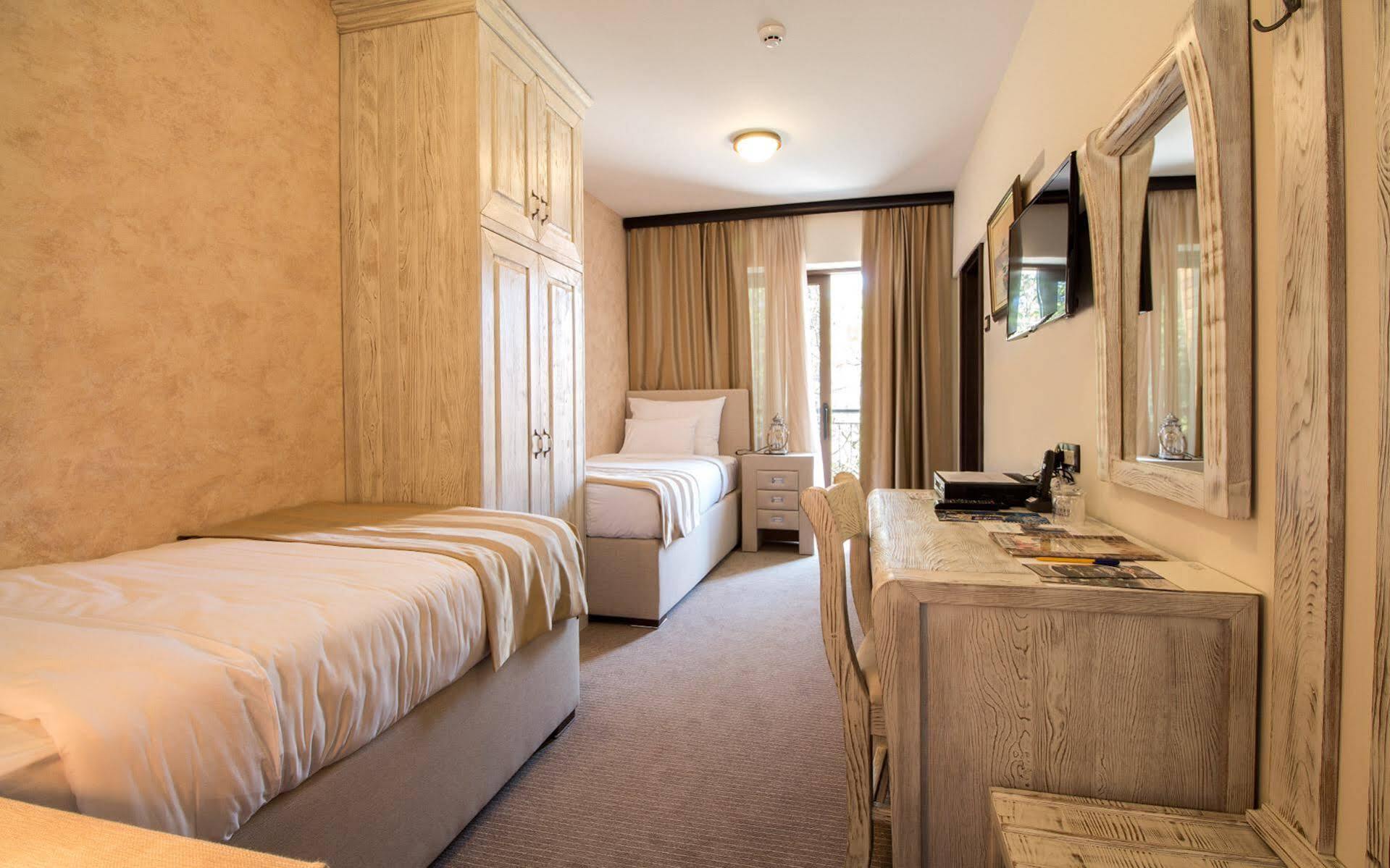 Hotel Helada Тиват Экстерьер фото