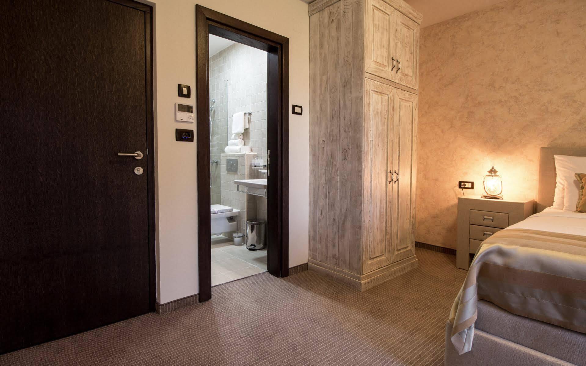 Hotel Helada Тиват Экстерьер фото
