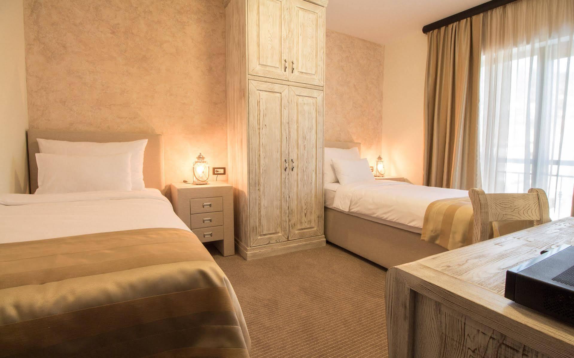 Hotel Helada Тиват Экстерьер фото